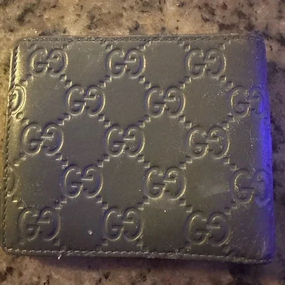 Gucci Embossed Gray Leather Card Holder - Picture 2 of 9